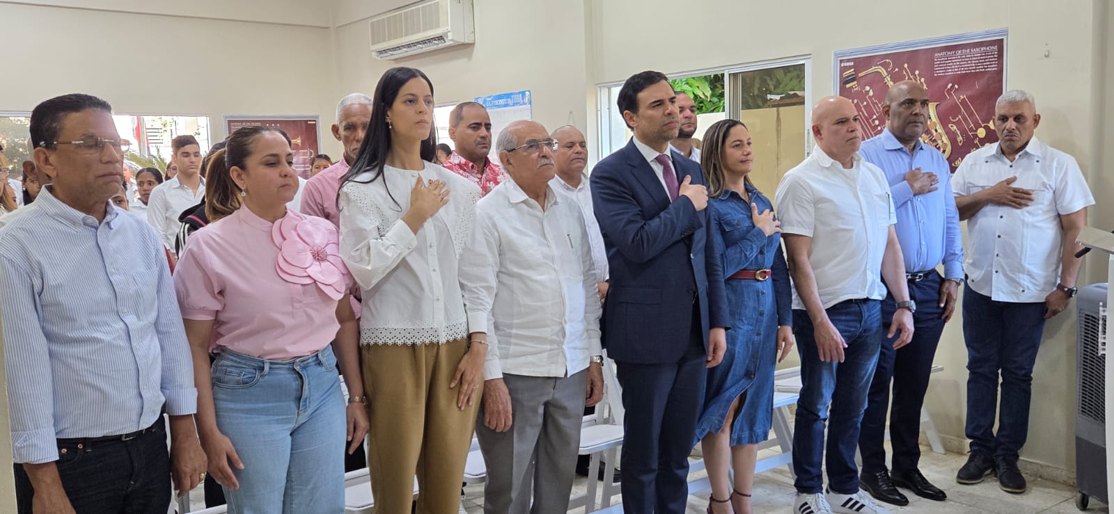 Ministro de Cultura Roberto Ángel Salcedo visita el Edificio de la Cultura y anuncia integración de la Academia Municipal de Música a Bellas Artes