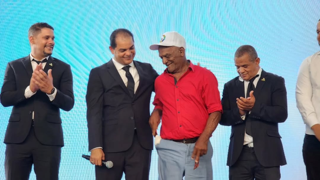 La alcaldía Reconoce a los Grandes Munícipes