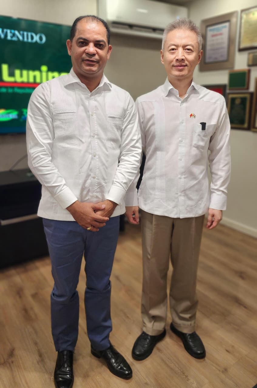 Alcalde de Mao sostiene encuentro con embajador de China en AGROESA